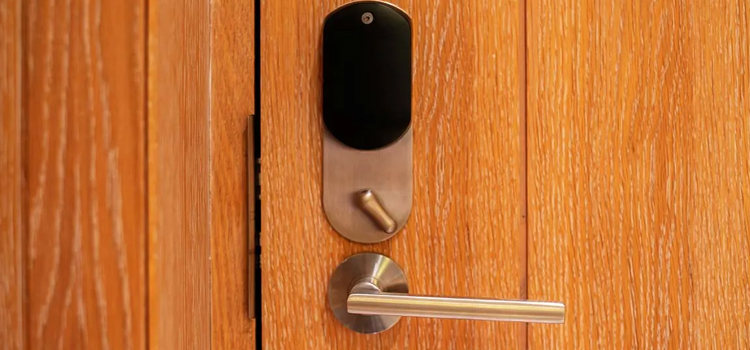 Automatic Locking Door Knob Banning